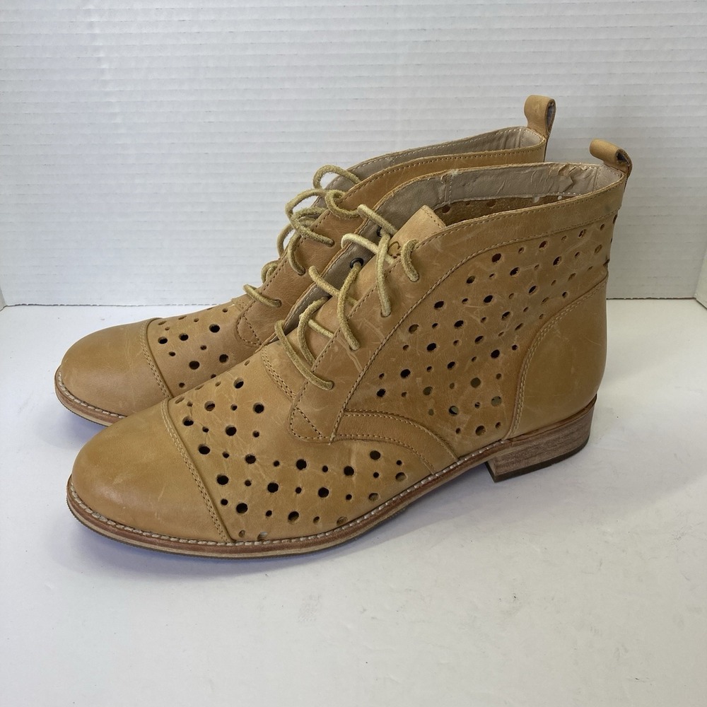 CAT Caterpillar WKBC Women's Tan Perforated Lace-Up Size 9 Ankle Boots‎